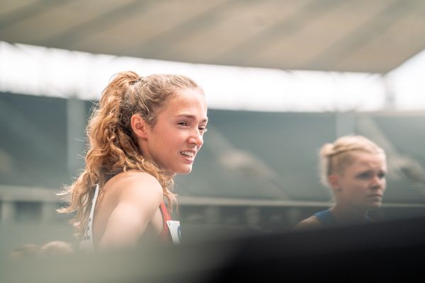 Sarah Fleur Schulze (VfL Eintracht Hannover) ueber 800m waehrend der deutschen Leichtathletik-Meisterschaften im Olympiastadion am 25.06.2022 in Berlin